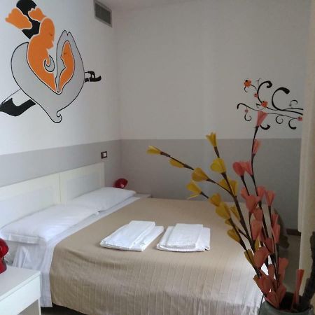 L'Archetto Hostel Cremona Exterior photo