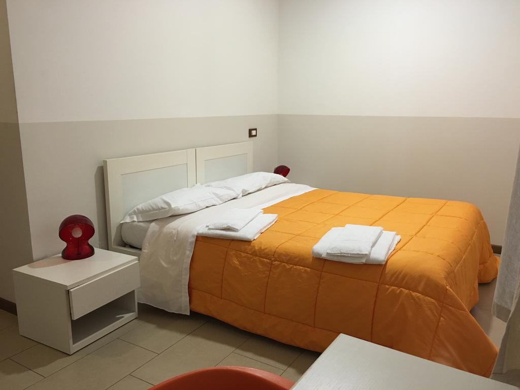 L'Archetto Hostel Cremona Exterior photo