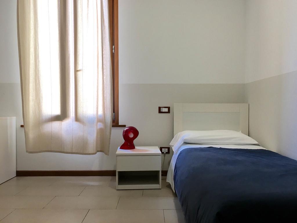 L'Archetto Hostel Cremona Exterior photo