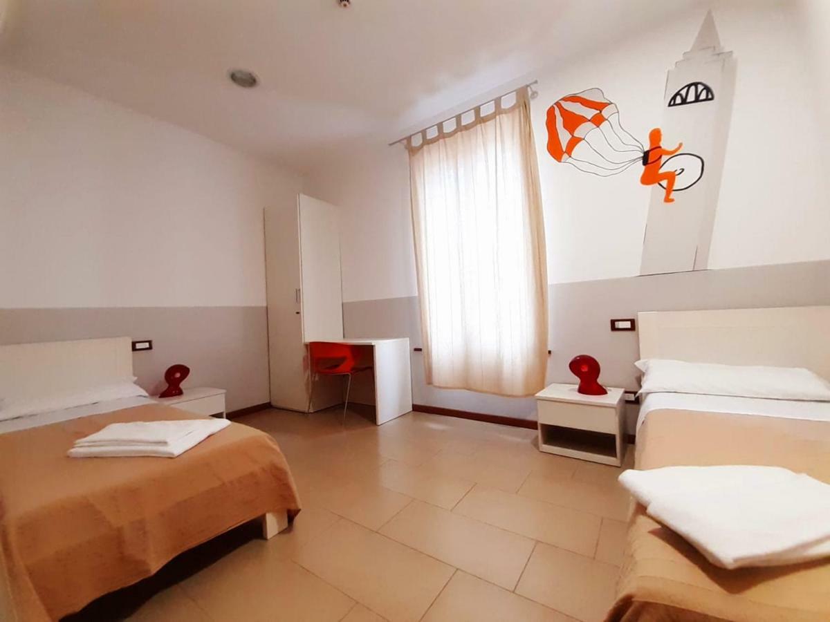 L'Archetto Hostel Cremona Exterior photo