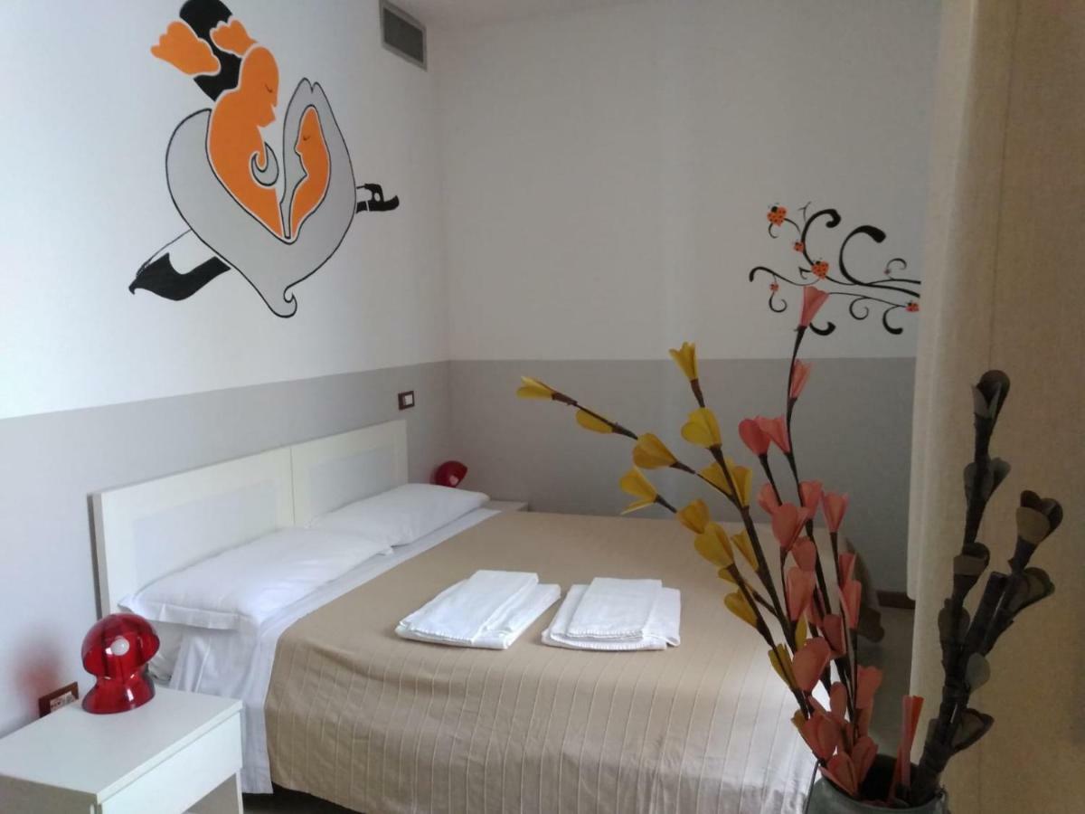 L'Archetto Hostel Cremona Exterior photo