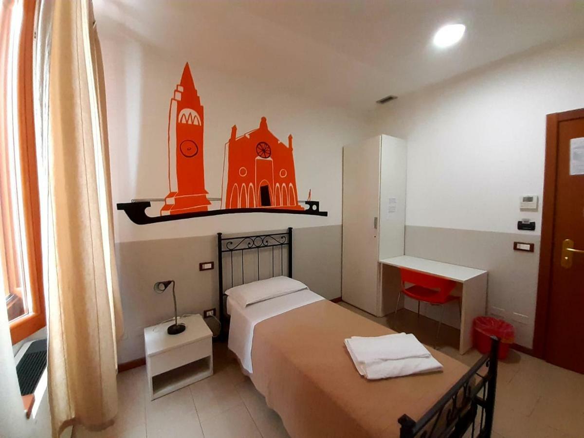 L'Archetto Hostel Cremona Exterior photo
